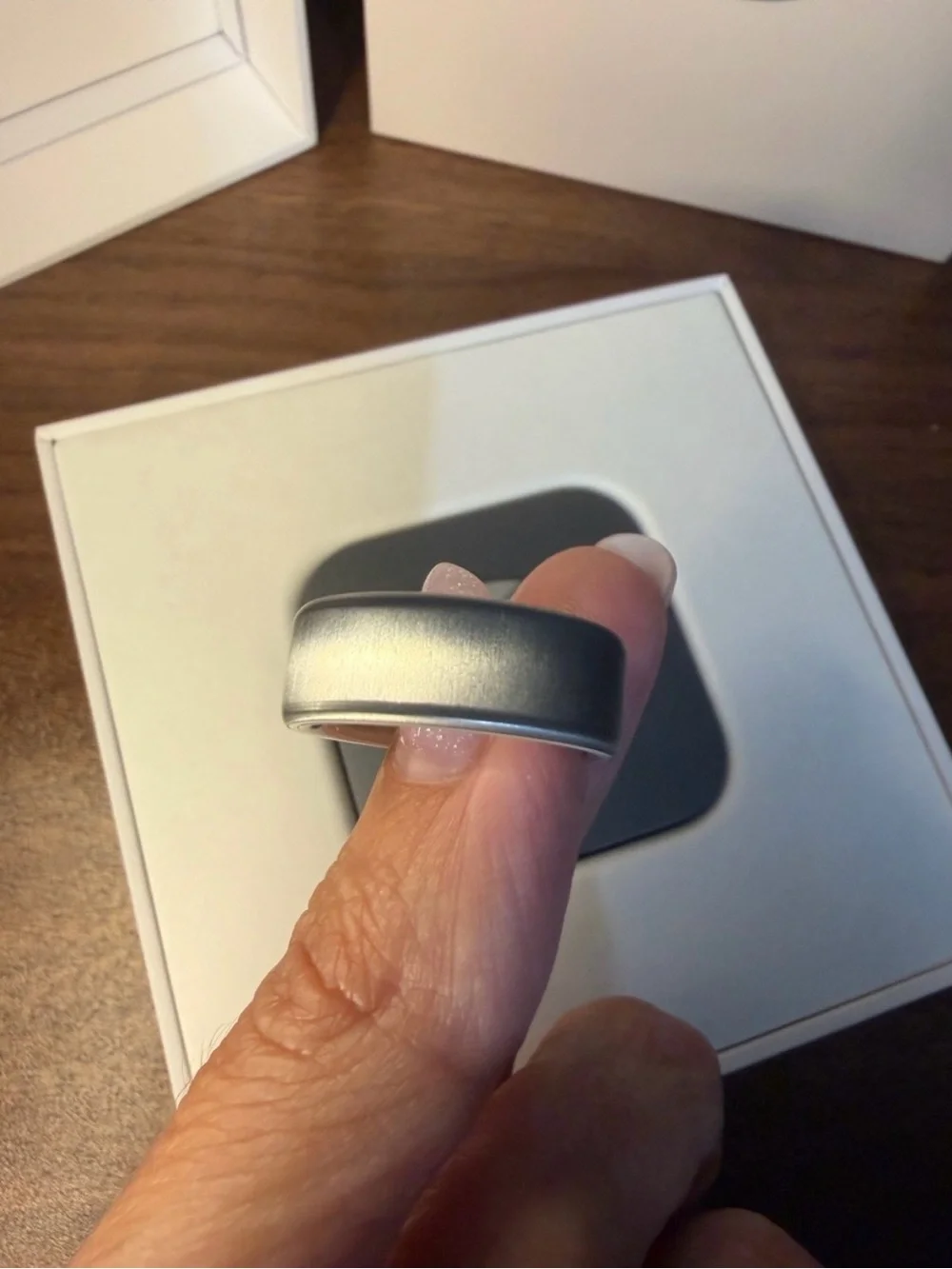 Oura Gen 4 in brushed silver